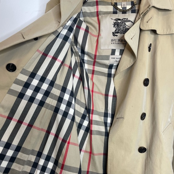 Burberry trenchcoat - Picture 6 of 10
